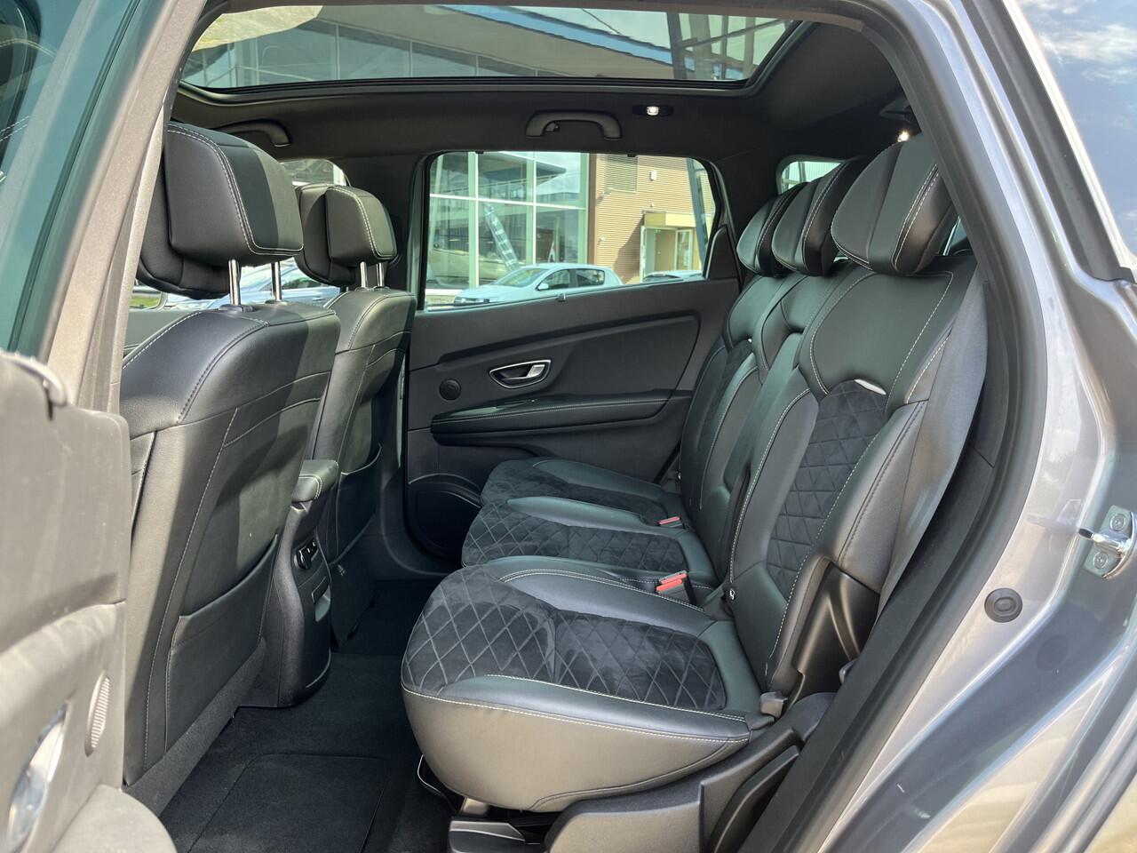 Renault GRAND SCENIC 1.3 TCe 140 PK Bose Black Edition 7-Persoons / Dealer onderhouden / Panorama / Stoelverw. / Keyless / Camera /