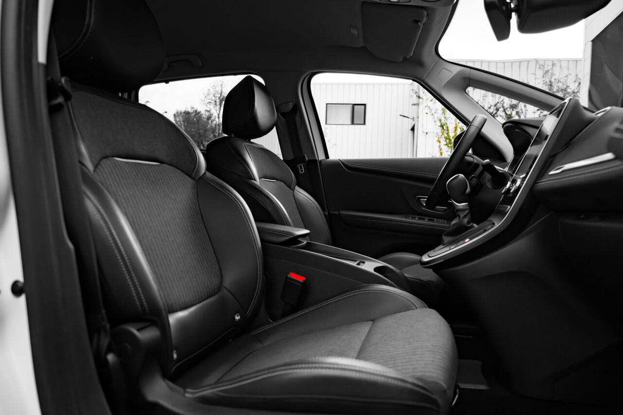 Renault GRAND SCENIC 1.3 TCe Techno 140 PK EDC 7 persoons ! | automaat | navigatie | vaste trekhaak | achteruitrijcamera | incl. Bovag rijklaarpakket met 12 maanden garantie |