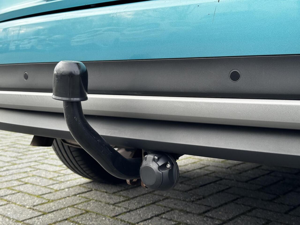 Renault GRAND SCENIC 1.3 TCe Intens 7 persoons! / Trekhaak 1.500 KG Trekgewicht / Adaptieve Cruise Control / Navigatie / Climate Control / Stoelverwarming / Parkeersensoren Voor + Achter / Achteruitrijcamera / 20 Inch Lichtmetalen Velgen /