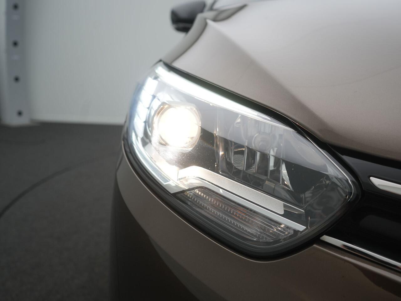 Renault GRAND SCENIC TCe 140 Intens - Occasion Lease Vanaf ¤243 p/m - RIJKLAARPRIJS - 5-persoons -Trekhaak