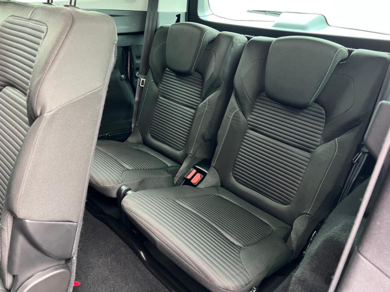 Renault GRAND SCENIC 1.3 TCe 140pk /Automaat/7-persoons/Camera/Pearl white/Carplay