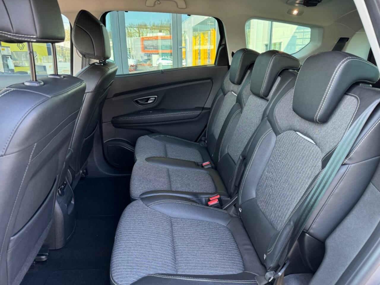 Renault GRAND SCENIC 1.3 TCe 140 pk Techno 7p Camera All Season