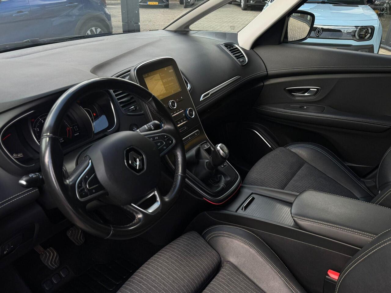 Renault GRAND SCENIC TCe 140 Intens 7p. | Dealeronderhouden | Pack City Plus |