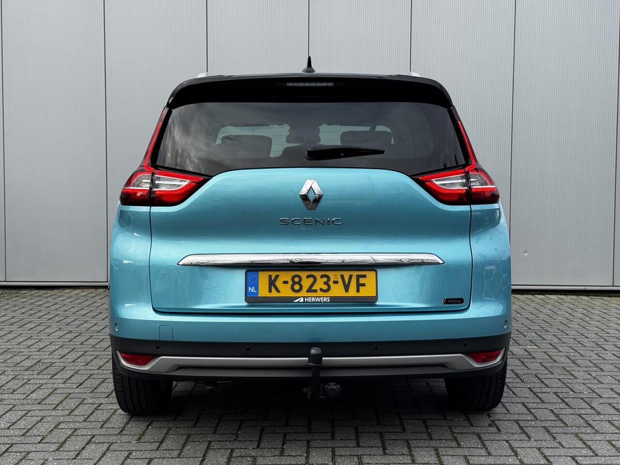 Renault GRAND SCENIC 1.3 TCe Intens 7 persoons! / Trekhaak 1.500 KG Trekgewicht / Adaptieve Cruise Control / Navigatie / Climate Control / Stoelverwarming / Parkeersensoren Voor + Achter / Achteruitrijcamera / 20 Inch Lichtmetalen Velgen /