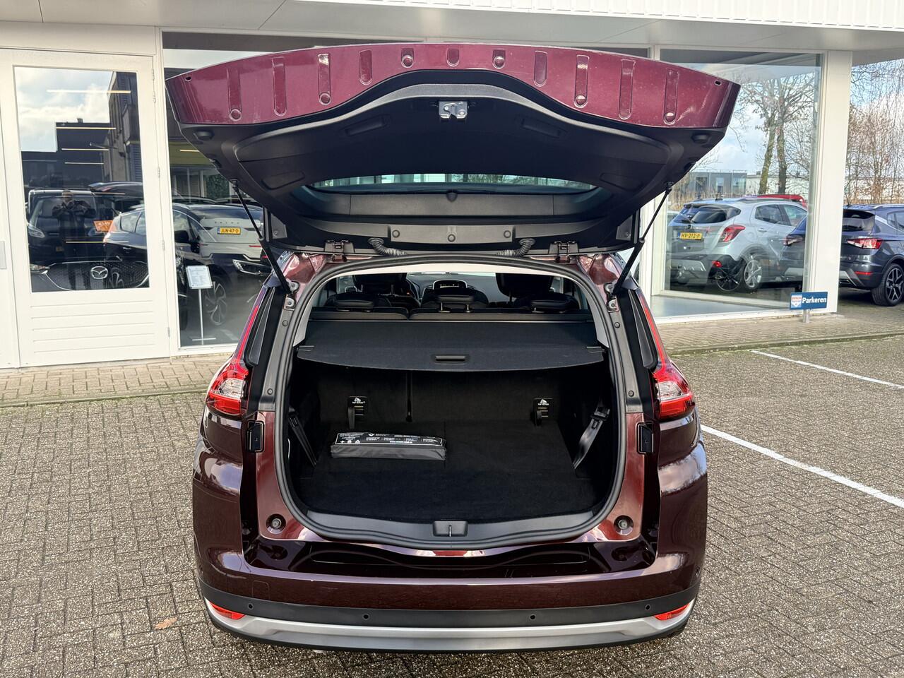 Renault GRAND SCENIC 1.3 TCe 160pk Black Edition 7p. | Automaat | LED | Adapt. Cruise | Head-Up | Carplay/Android | Stoelverwarming