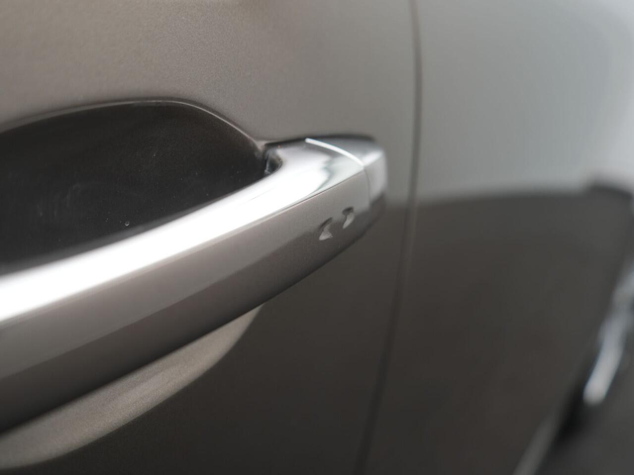 Renault GRAND SCENIC TCe 140 Intens - Occasion Lease Vanaf ¤243 p/m - RIJKLAARPRIJS - 5-persoons -Trekhaak