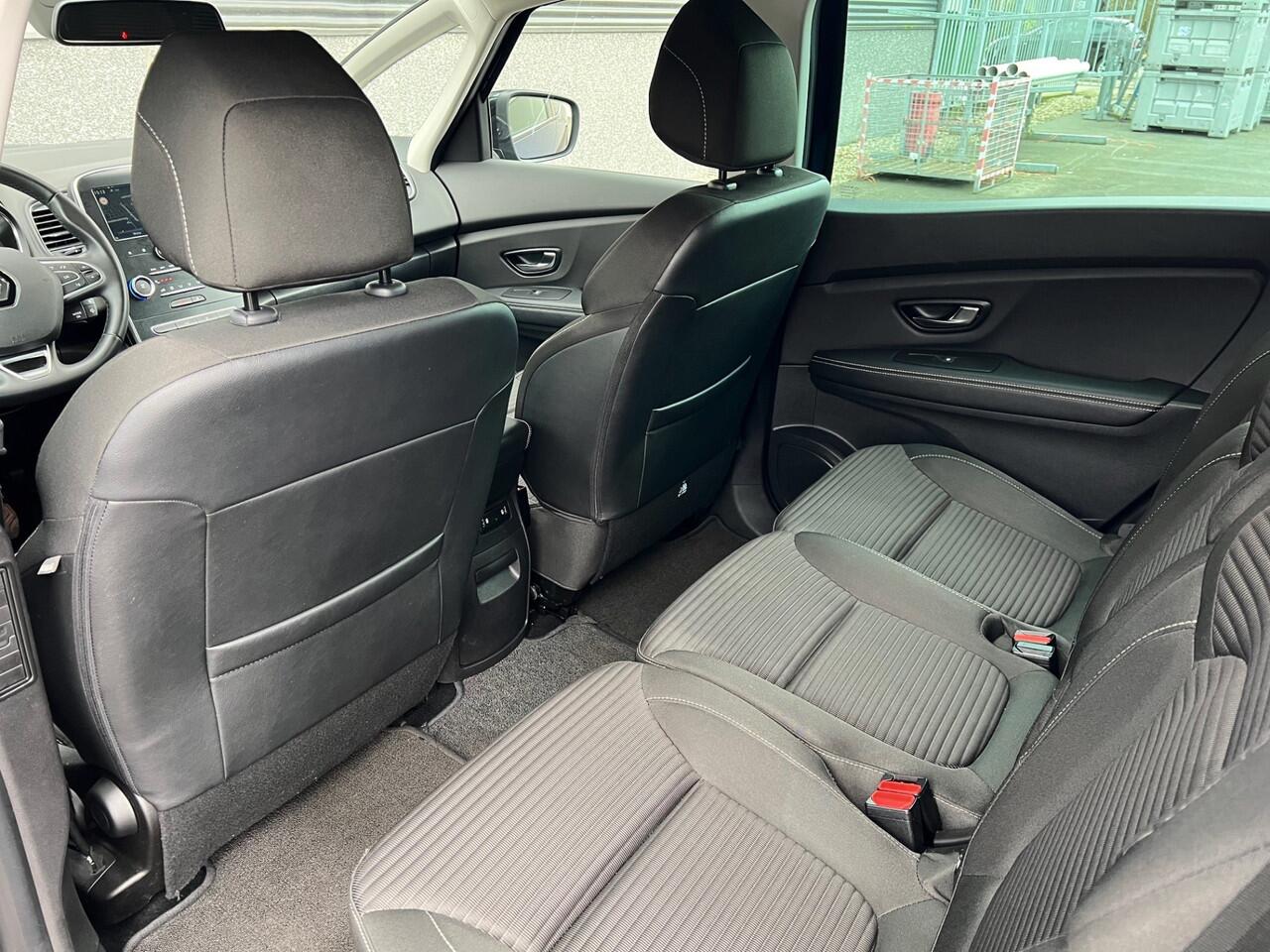 Renault GRAND SCENIC 1.3 TCe 140pk Equilibre/7-persoons/*2022*/Camera/Carplay/Cruise/Led