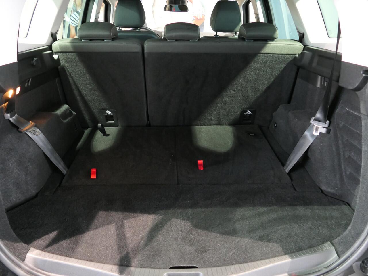 Renault GRAND SCENIC 1.3 TCe Equilibre 7p. - Occasion Lease vanaf ¤589 p/m - *AUTOMAAT* - Trekhaak - camera - allseasons - sensor v+a