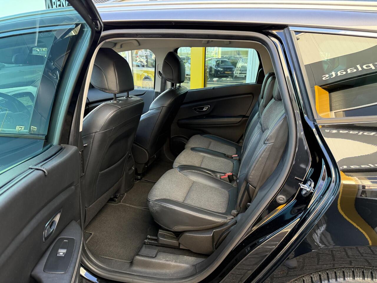 Renault GRAND SCENIC 1.3 TCe Intens 7p. | Trekhaak | Navigatie | Achteruitrijcamera | LED | DAB | Climate Control | Key-less | Cruise Control | Lichtmetaal |