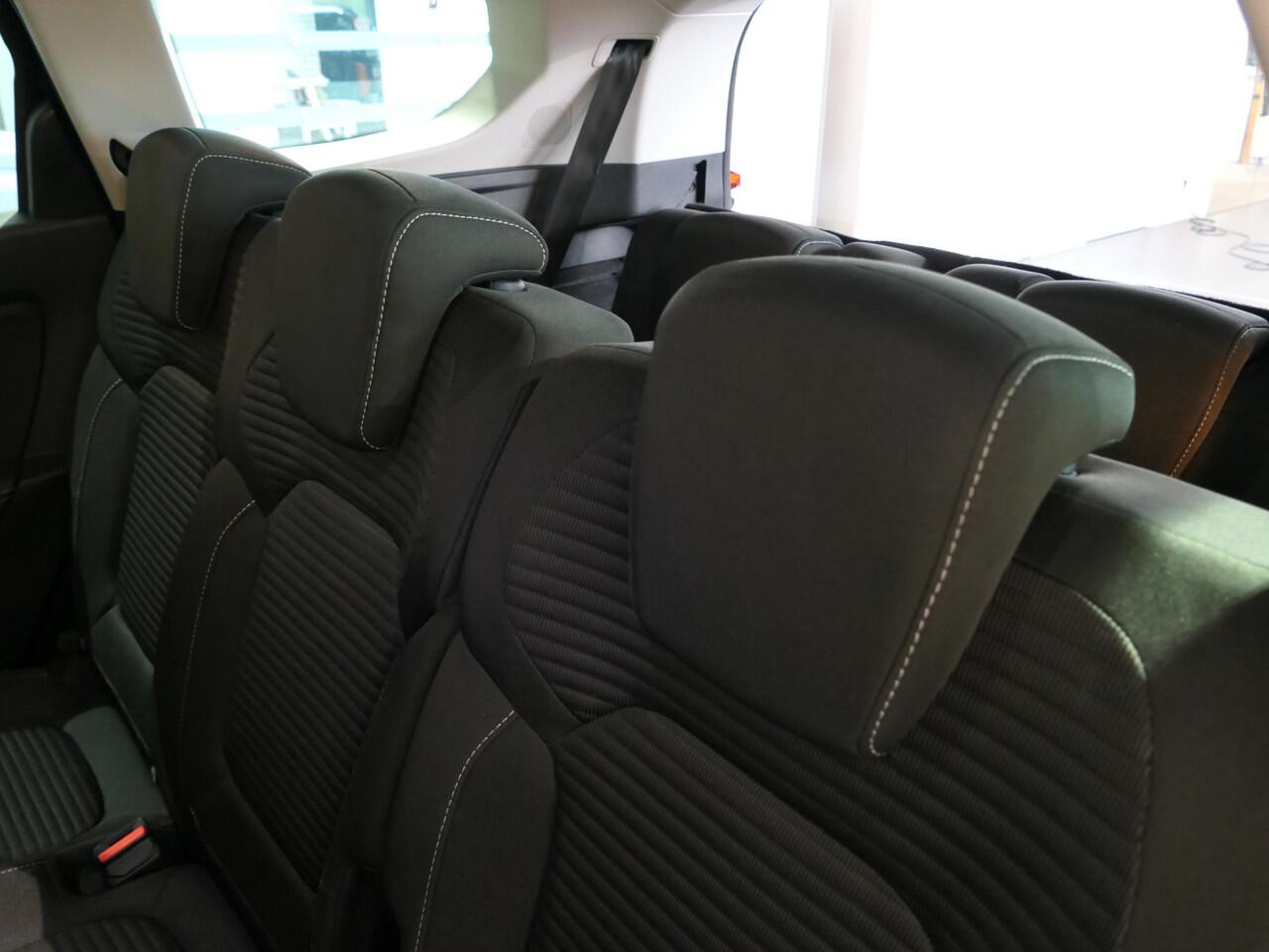 Renault GRAND SCENIC 1.3 TCe Equilibre 7p. - Occasion Lease vanaf ¤589 p/m - *AUTOMAAT* - Trekhaak - camera - allseasons - sensor v+a