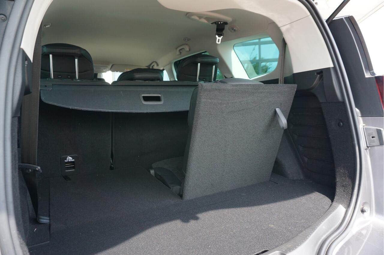 Renault GRAND SCENIC 1.3 TCe 140 EDC Intens 7P Black Edition