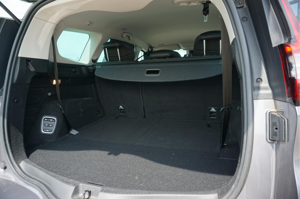 Renault GRAND SCENIC 1.3 TCe 140 EDC Intens 7P Black Edition