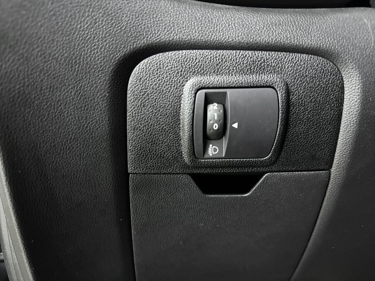 Renault GRAND SCENIC 1.3 TCe Intens 7p. | Apple CarPlay & Android Auto | Airco | Achteruitrijcamera | Parkeersensoren | Lichtmetalen velgen 20" | Trekhaak