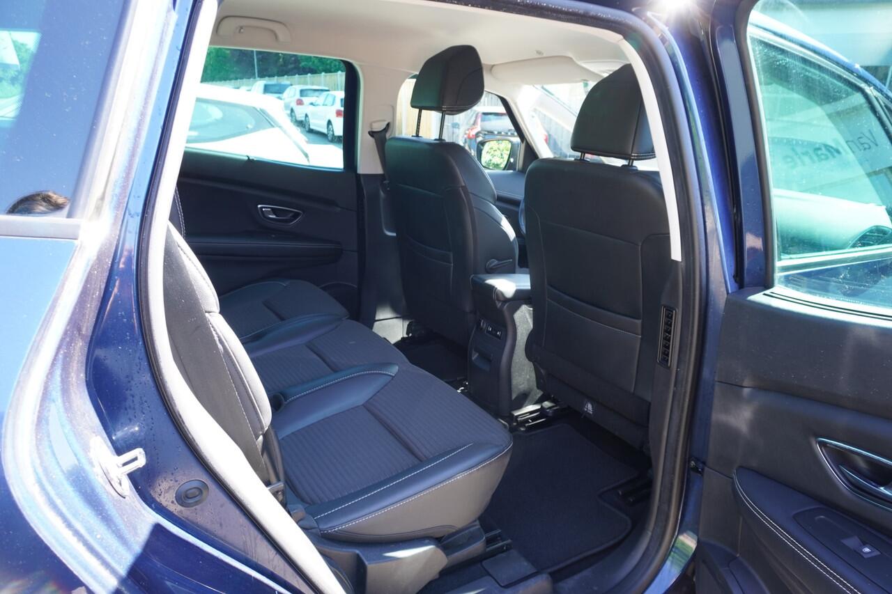 Renault GRAND SCENIC 1.3 TCe Intens 7p. CLIMA CRUISE NAVI HALF LEER