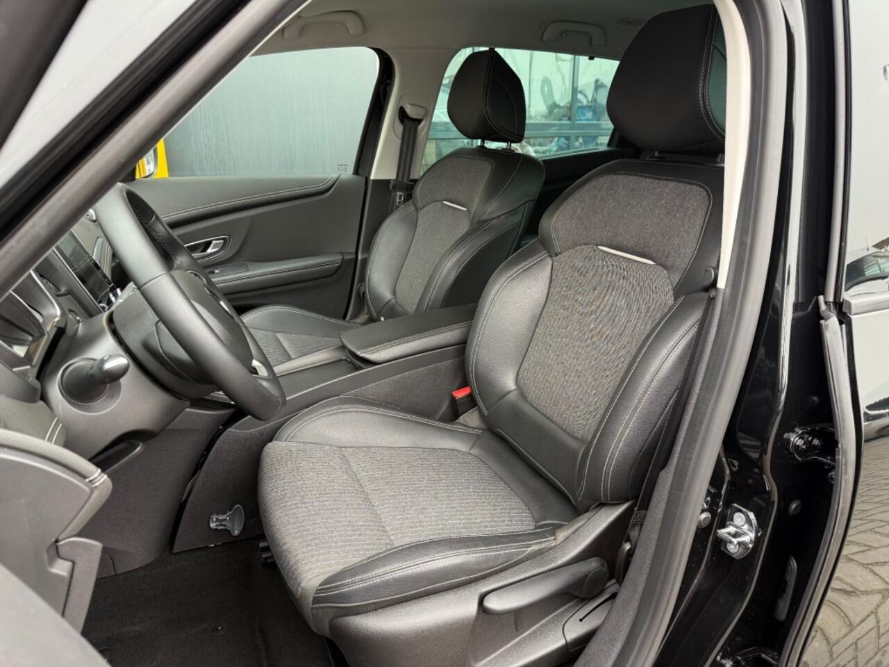 Renault GRAND SCENIC 1.3 TCe 140 Techno 7-P Camera Trekhaak All Season