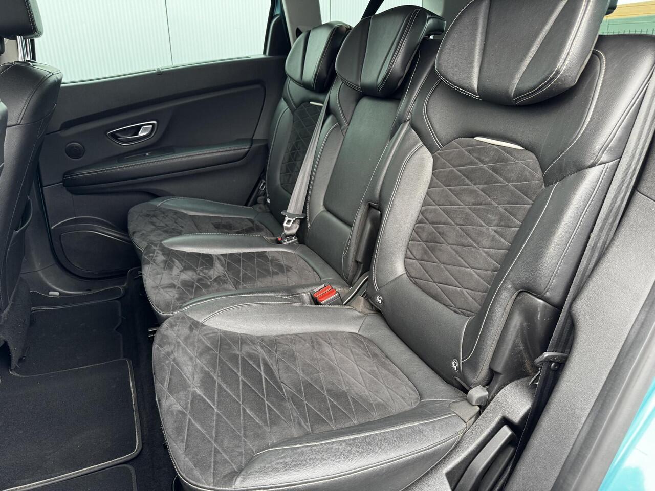 Renault GRAND SCENIC 1.3 TCe Intens 7 persoons! / Trekhaak 1.500 KG Trekgewicht / Adaptieve Cruise Control / Navigatie / Climate Control / Stoelverwarming / Parkeersensoren Voor + Achter / Achteruitrijcamera / 20 Inch Lichtmetalen Velgen /