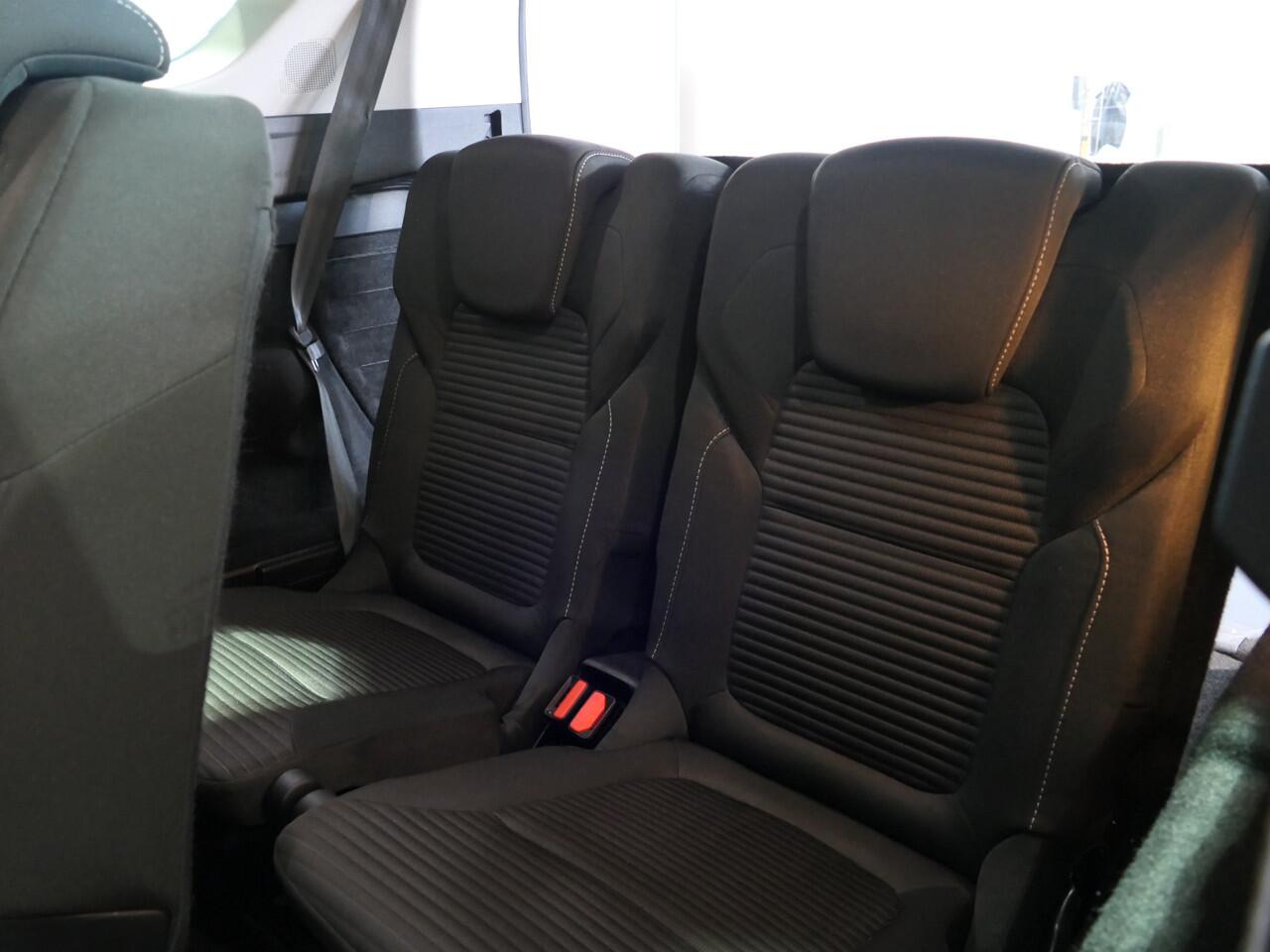 Renault GRAND SCENIC 1.3 TCe Equilibre 7p. - Occasion Lease vanaf ¤589 p/m - *AUTOMAAT* - Trekhaak - camera - allseasons - sensor v+a