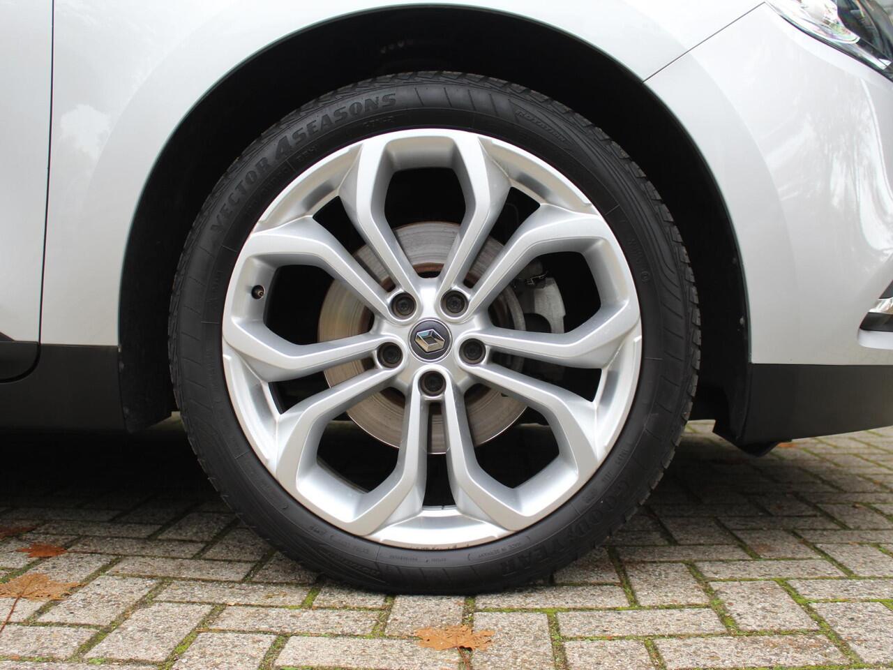 Renault GRAND SCENIC 1.3 TCe 140 Intens 7p. AUTOMAAT / DEALER ONDERHOUDEN / TREKHAAK / NAVI / CLIMATE / CRUISE / CAMERA / PDC / KEYLESS / 20'' LMV ALL-SEASON