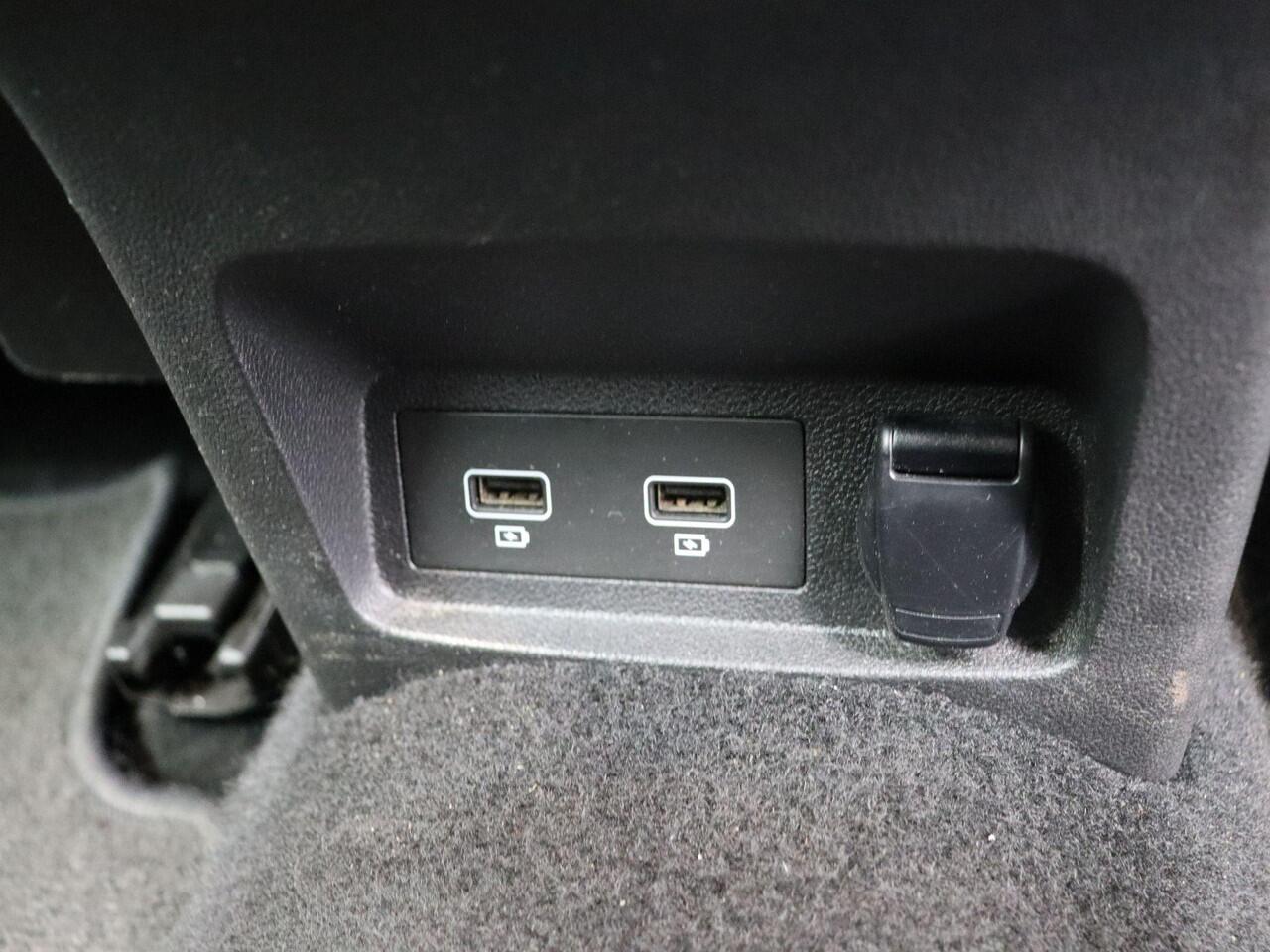 Renault KADJAR TCe 140pk EDC/Autom. Intens | Trekhaak | Stoelverwarming | 1e eigenaar | climate control |