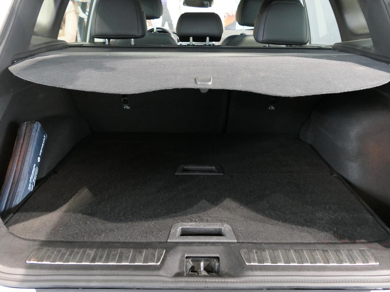 Renault KADJAR 1.3 TCe Zen - Occasion Lease vanaf ¤824 p/m - Inklapbare spiegels - cruise -17" LMV - sensor v+a