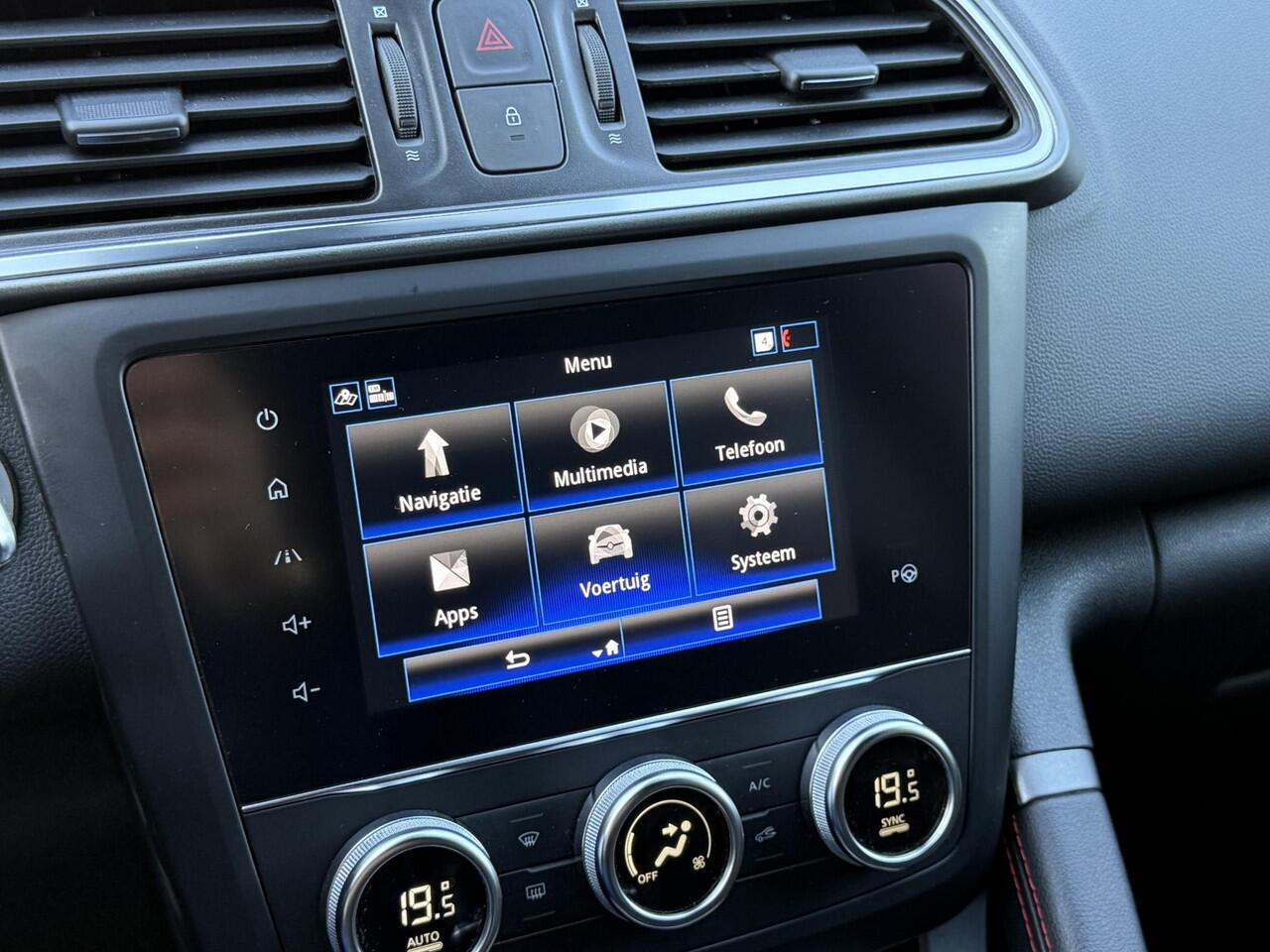 Renault KADJAR 1.3 TCe Black Edition / Navigatie / Cruise Control / Camera / Climate Control / Elektrische bestuurdersstoel / Dodehoekdetectie