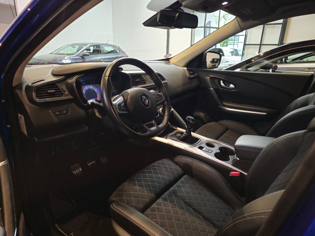 Renault KADJAR 1.3 TCe Intens - Apple Carplay/Andoid Auto - 19'' - Stoelverwarming - LED - Dodehoekdetectie