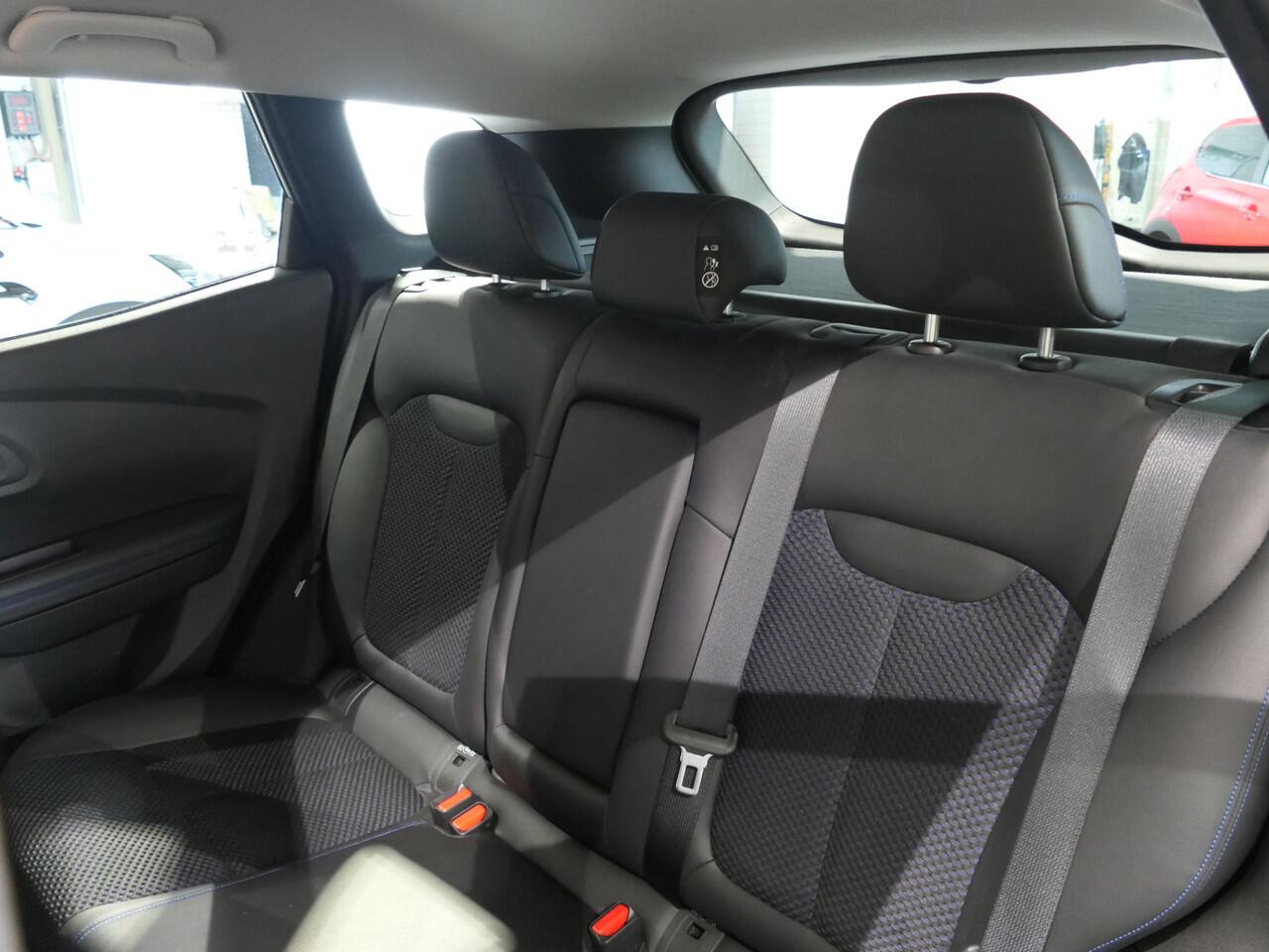 Renault KADJAR 1.3 TCe Zen - Occasion Lease vanaf ¤824 p/m - Inklapbare spiegels - cruise -17" LMV - sensor v+a