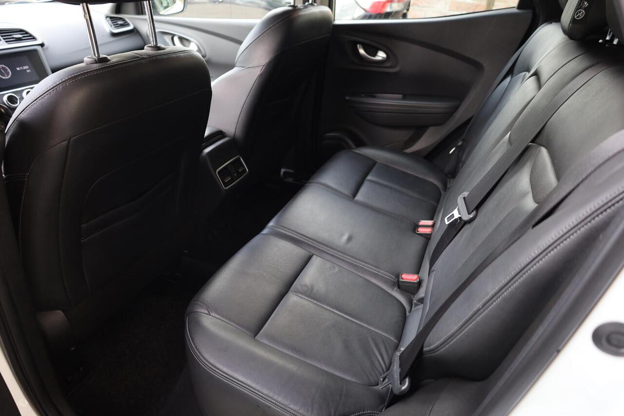 Renault KADJAR 1.3 TCe Black Edition LEER CAMERA PANO ADAPTIVE-CRUISE CLIMA NAVI DAB ELEC.VERST.STOELEN/INKLAPBARE SPIEGELS. DODEHOEK 2XPDC 19''LMV