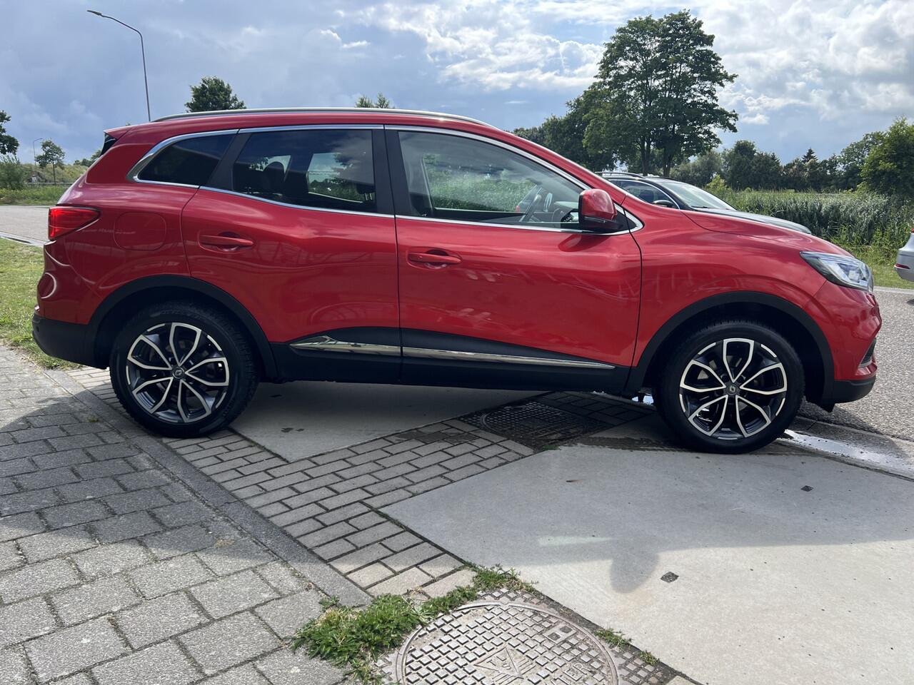 Renault KADJAR 1.3 TCe 140PK Intens / Automaat / Trekhaak wegklapbaar / Stoelverw. / Bose / Applecarplay - Androidauto /