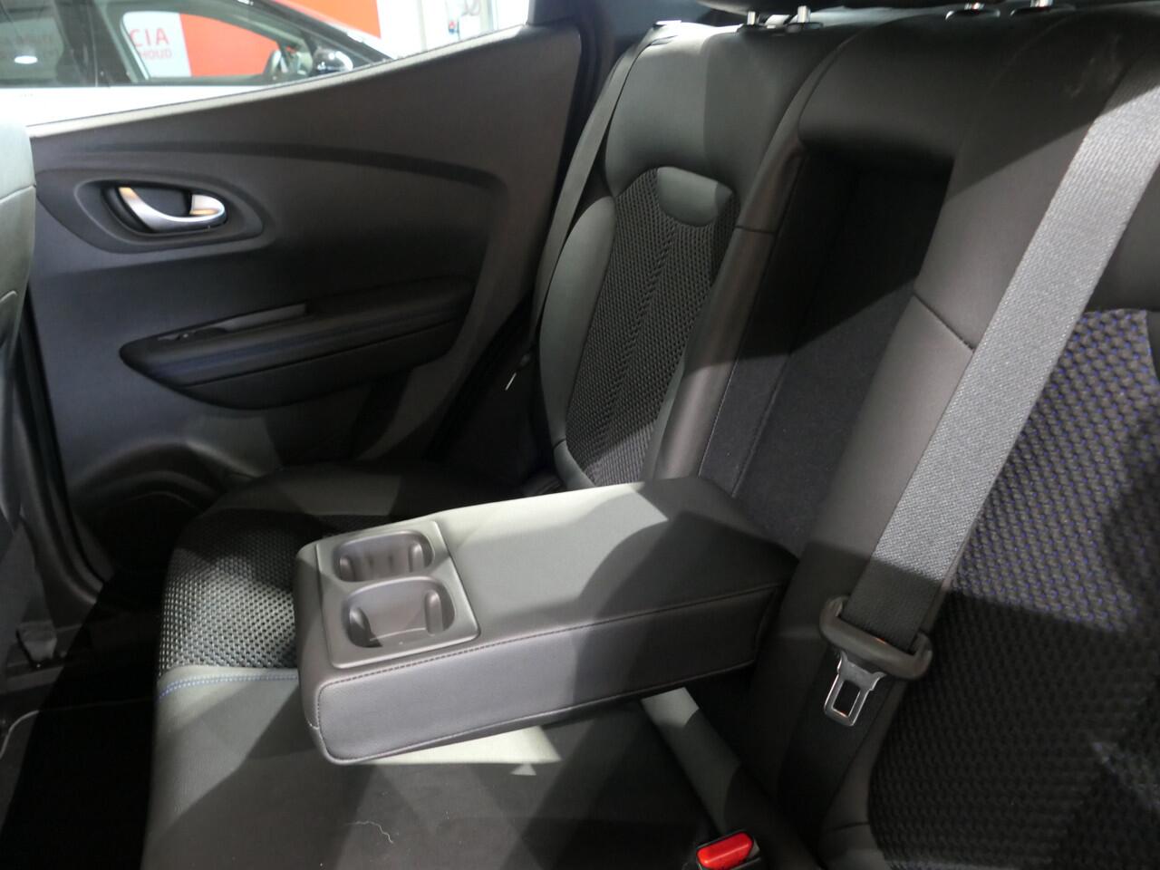 Renault KADJAR 1.3 TCe Zen - Occasion Lease vanaf ¤824 p/m - Inklapbare spiegels - cruise -17" LMV - sensor v+a