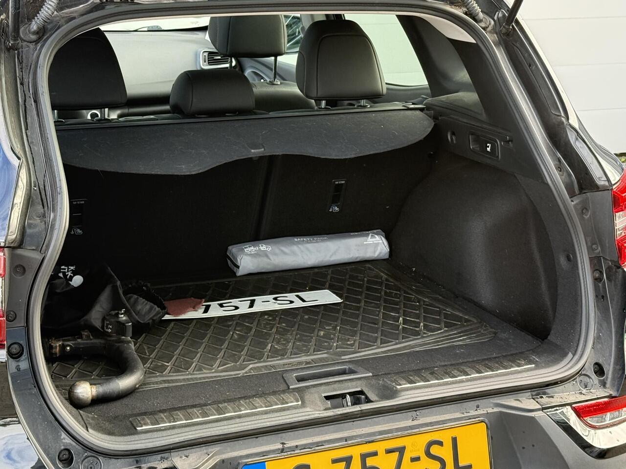 Renault KADJAR 1.3 TCe Intens (Hoge instap) Panoramadak | Trekhaak | Navigatie | Camera | Dealer Onderhouden