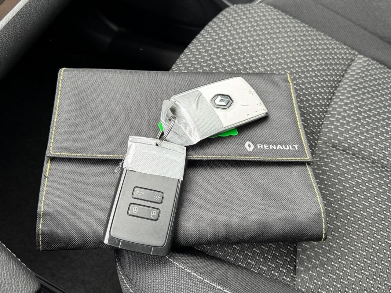 Renault KADJAR 1.3 TCe autom Zen ecc,navigatie,led,lmv,trekhaak,chroom,pdc