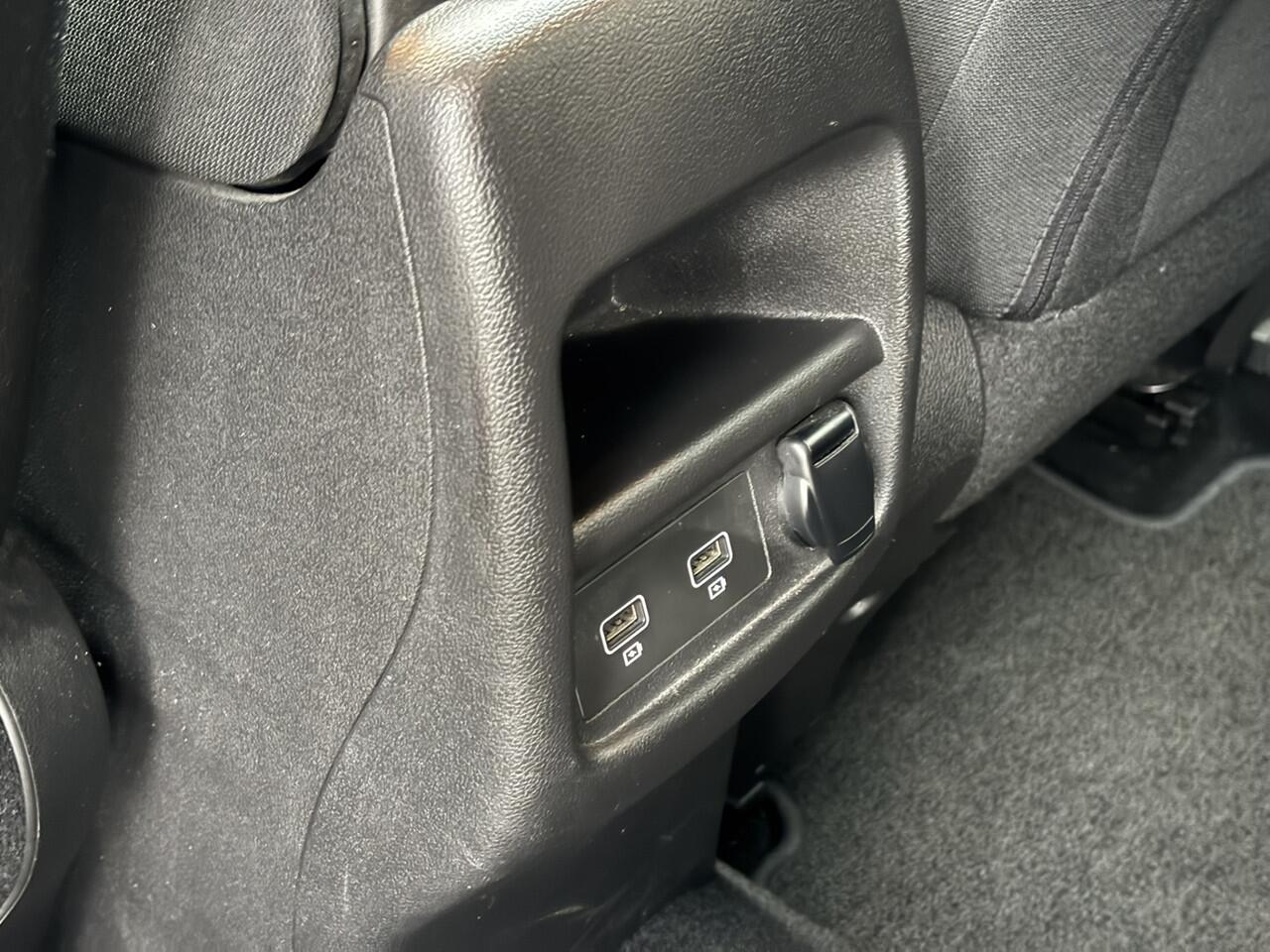 Renault KADJAR 1.3 TCe Zen / Navi / Applecarplay/Androidauto / Trekhaak / Cruise Control / Dubbele Bodem /