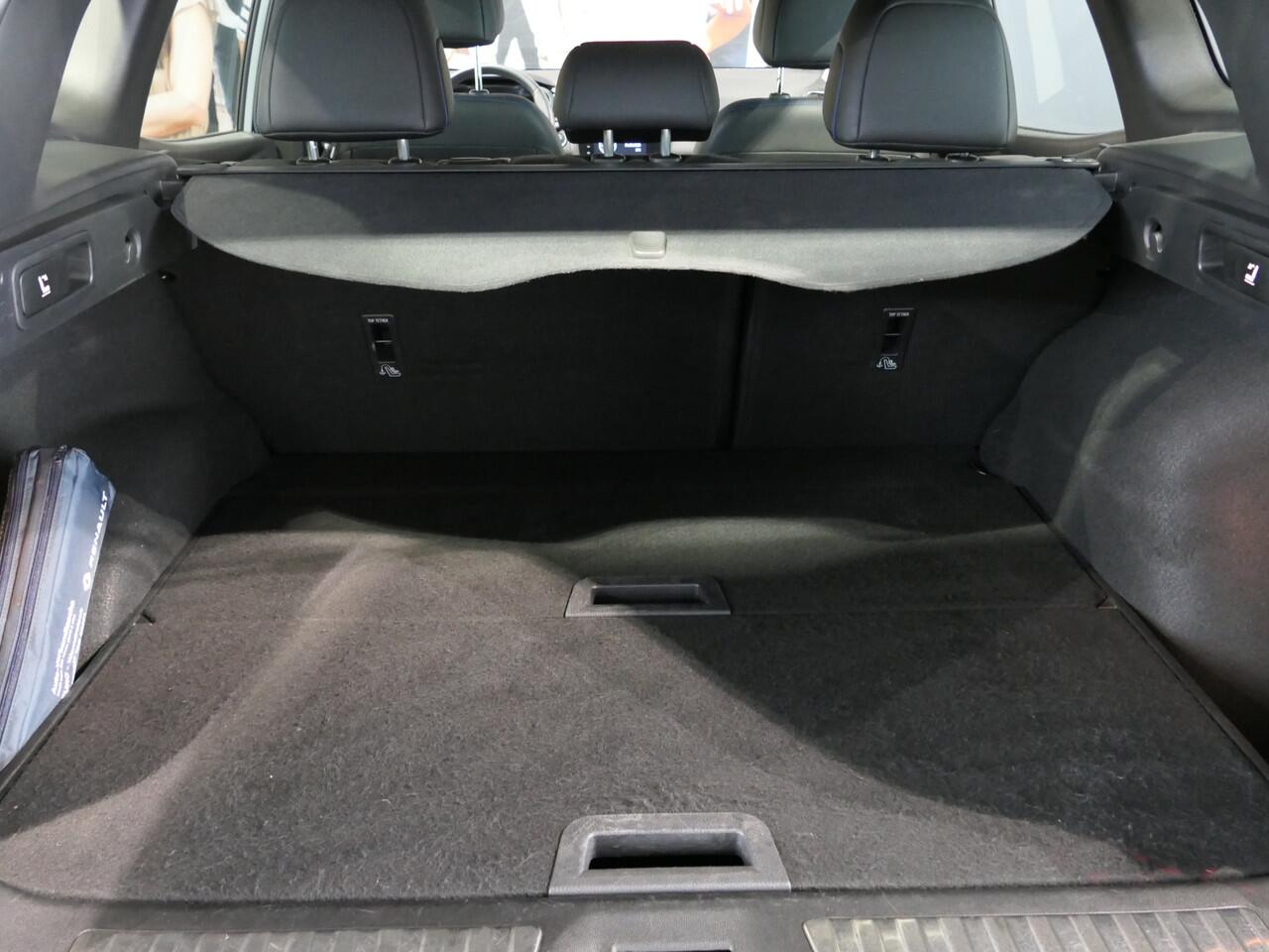 Renault KADJAR 1.3 TCe Zen - Occasion Lease vanaf ¤824 p/m - Inklapbare spiegels - cruise -17" LMV - sensor v+a