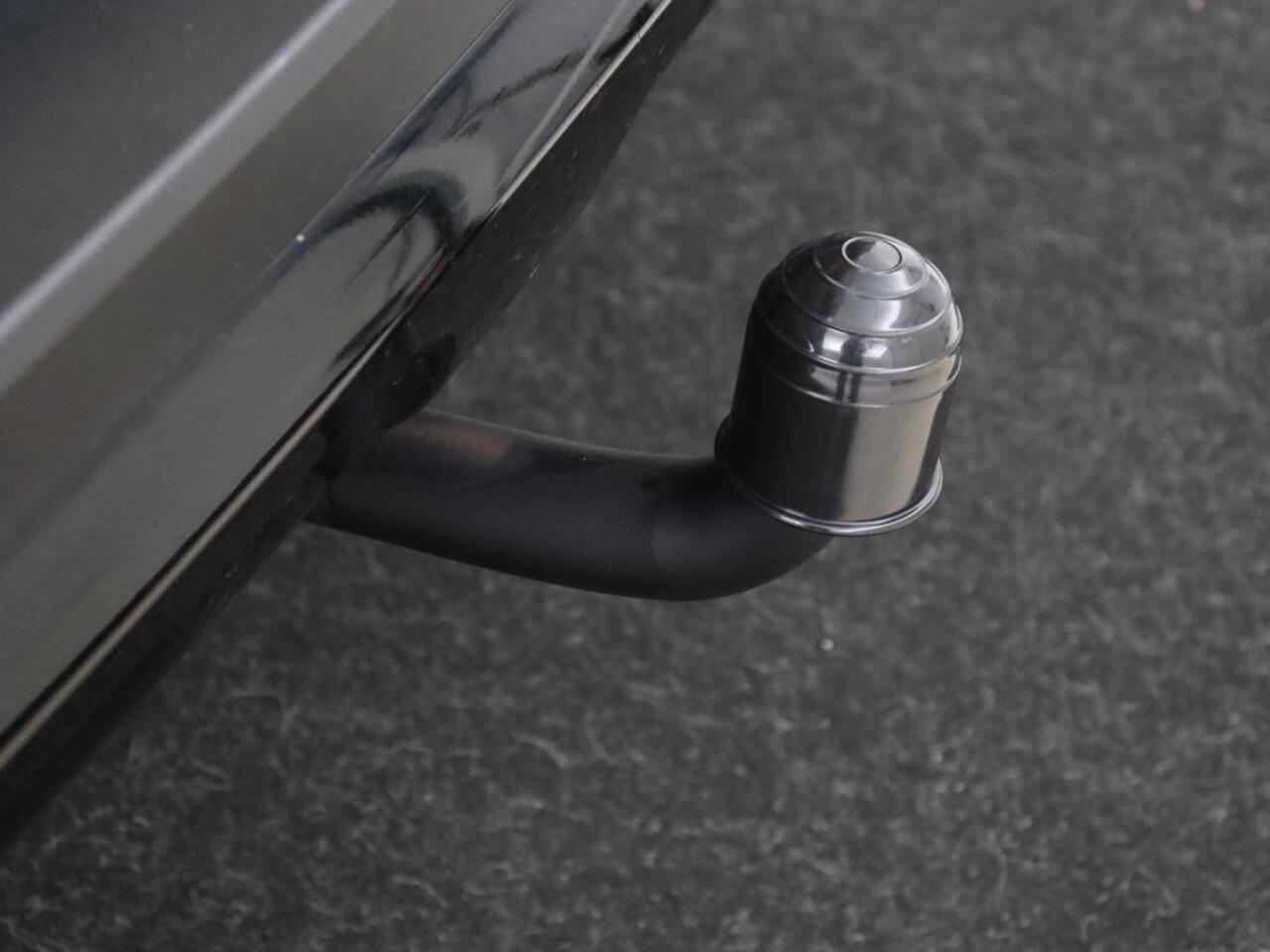 Renault KADJAR 1.3 TCe Black Edition | Trekhaak | Stoelverwarming | Adaptive cruise | Leder/Alcantara | Camera | BOSE Sound | Carplay | Keyless | Navigatie | Full LED