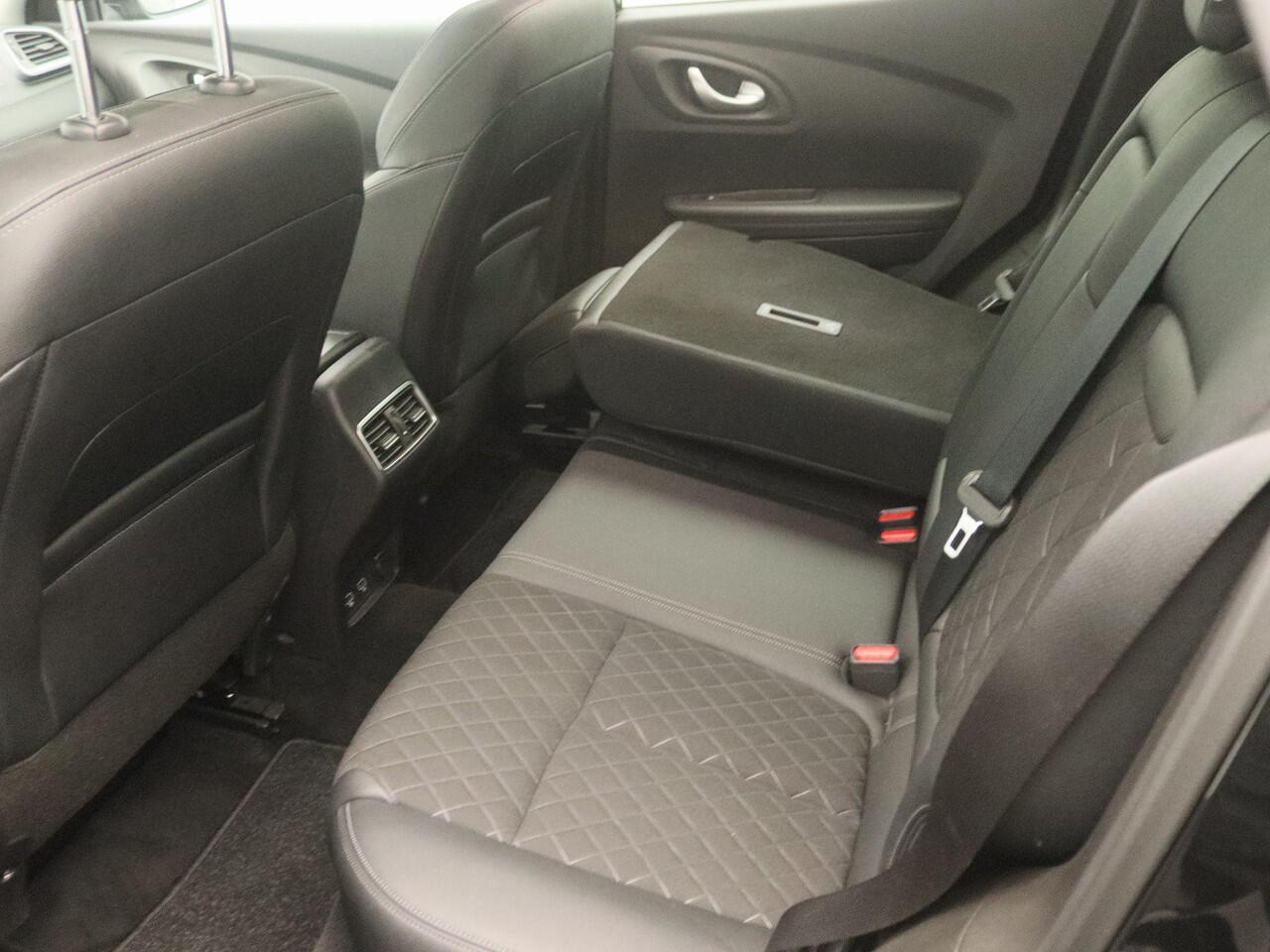 Renault KADJAR TCe 140 Intens | R-Link Navigatie met Apple CarPlay & Android Auto | Parkeersensoren v+a met achteruitrijcamera | Lichtmetalen velgen | Trekhaak |