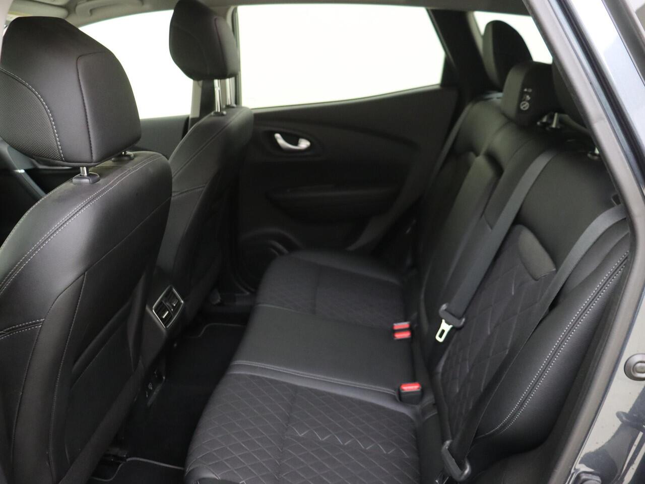 Renault KADJAR 1.3 TCe 140PK Intens | Navigatie | Climate Control | Cruise Control | Parkeersensoren Voor & Achter incl. Camera | Apple Carplay/Android Auto | Keyless |