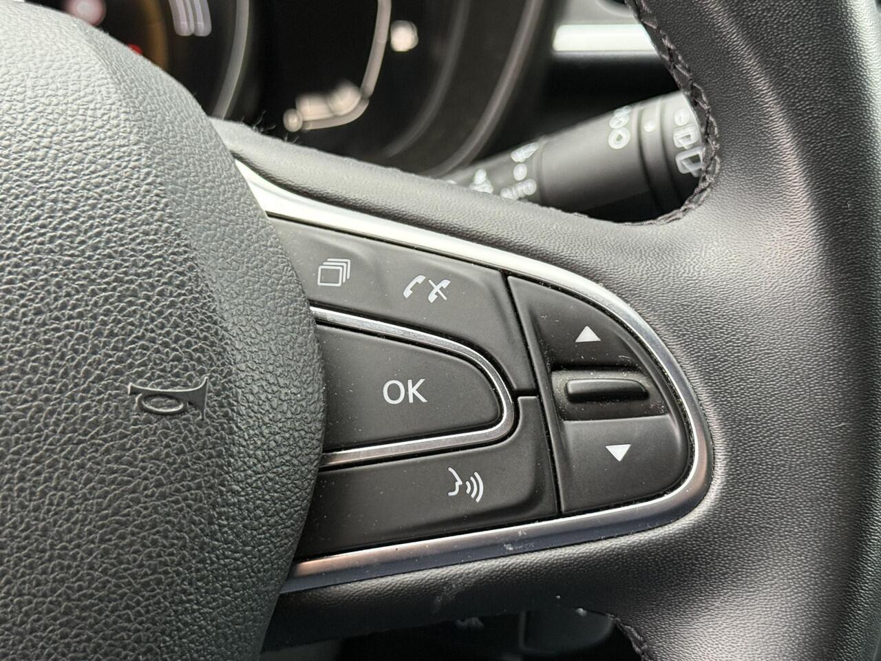 Renault KADJAR 1.3 TCe Navigatie / Trekhaak / Camera / Bluetooth / Stoelverwarming / Climate Control / All-Season banden / Keyless Entry&Go