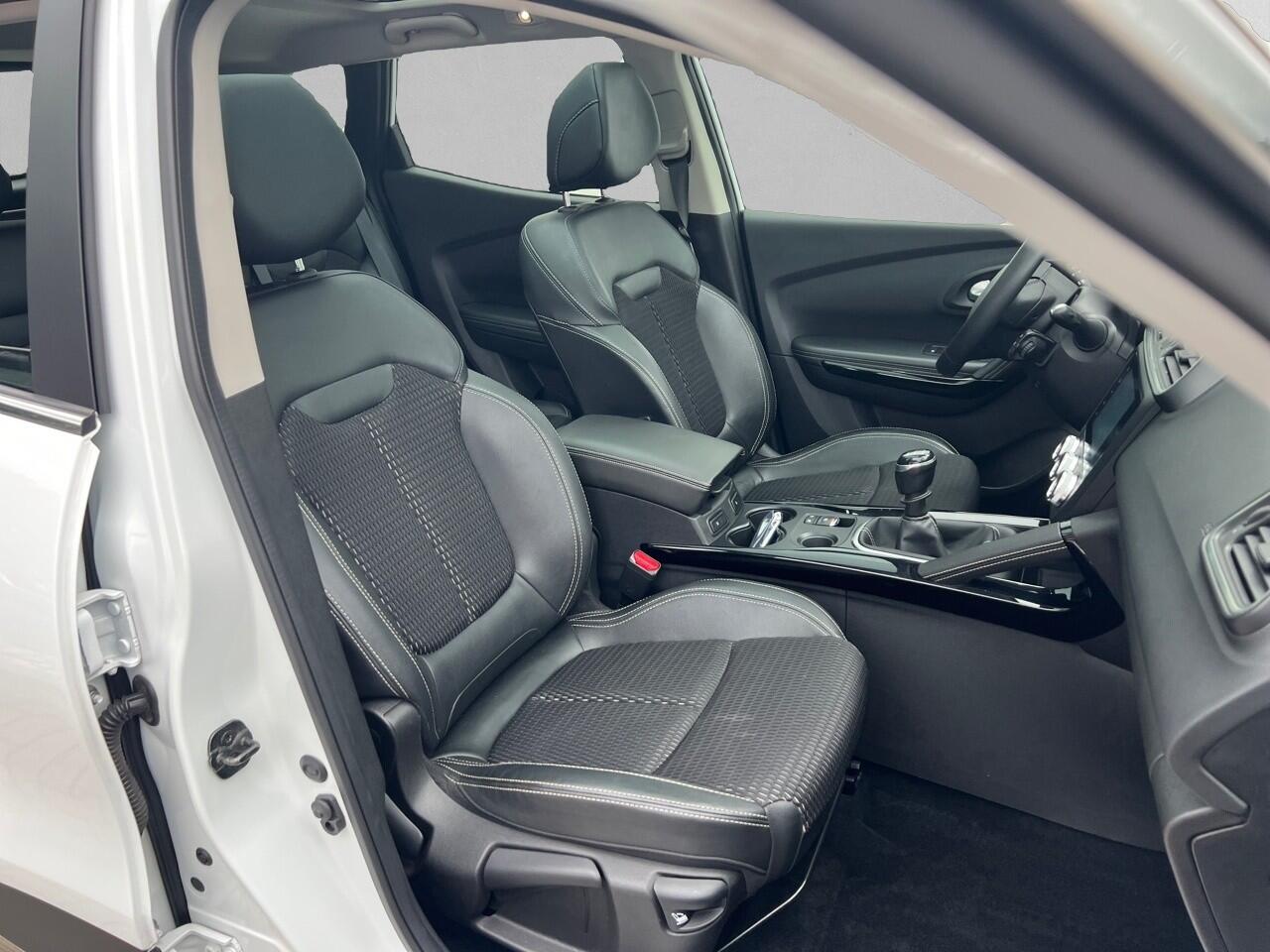 Renault KADJAR 1.3 TCe Intens PANO / ALL SEASON / CAMERA / STOEL VERW. STOELVERWARMING / CRUISE CONTROL / PANO