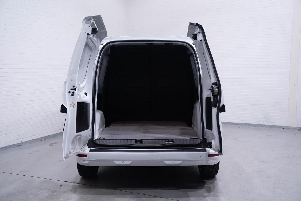 Renault KANGOO 1.5 dCi 95 pk Black&White Edition BPM Vrij Apple Carplay, Camera, 18" LMV, Exterieur pack, Grille Zwart, Nieuw 2024