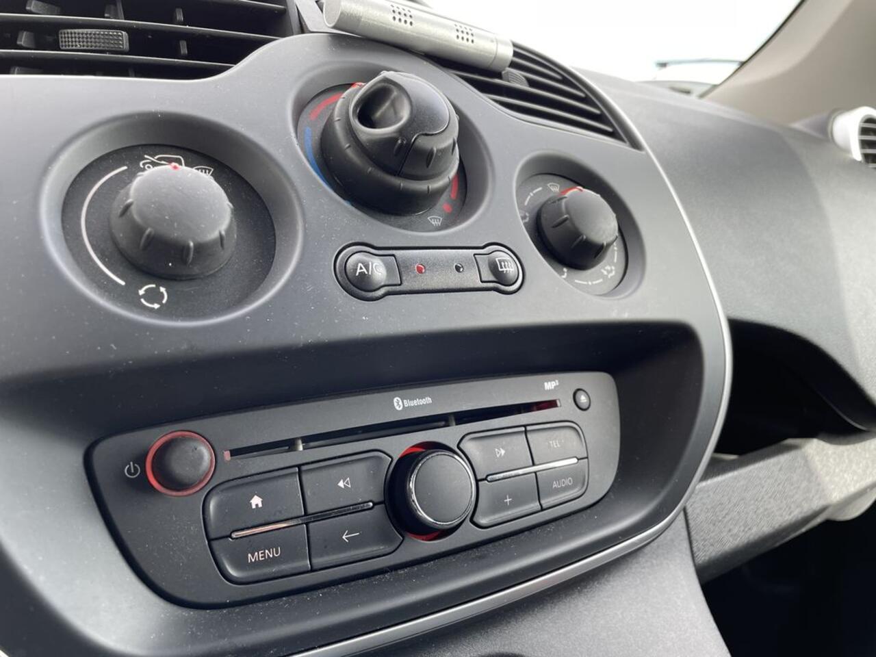 Renault KANGOO 1.5 dCi 90pk E6 R-link BPM Vrij! Lease ¤171 p/m, Airco, Navi + Camera, PDC, Volledig onderhoudshistorie aanwezig