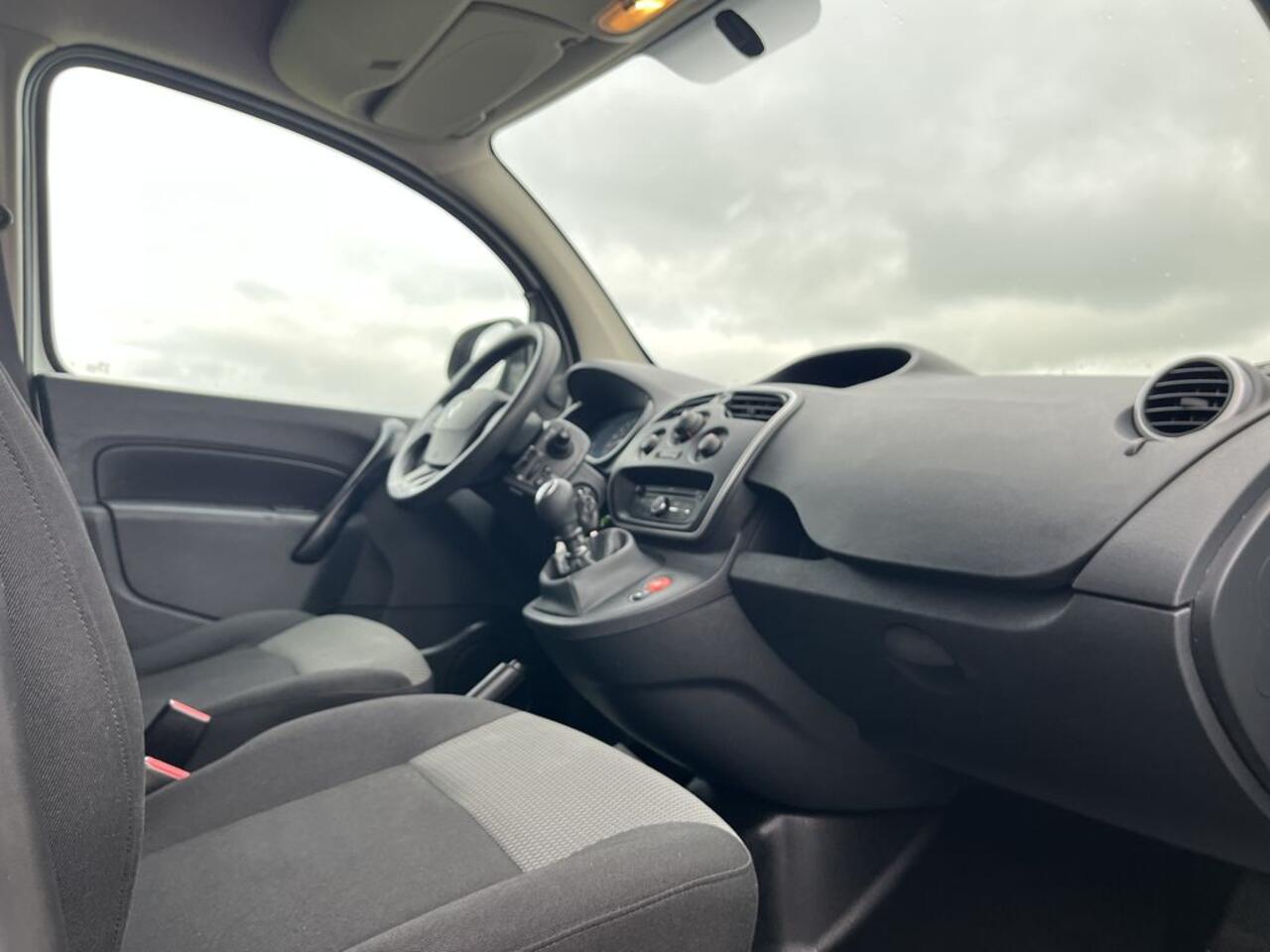 Renault KANGOO 1.5 dCi E6 R-link BPM Vrij! Lease ¤168 p/m, Airco, Navi , PDC, Trekhaak, Volledig onderhoudshistorie aanwezig