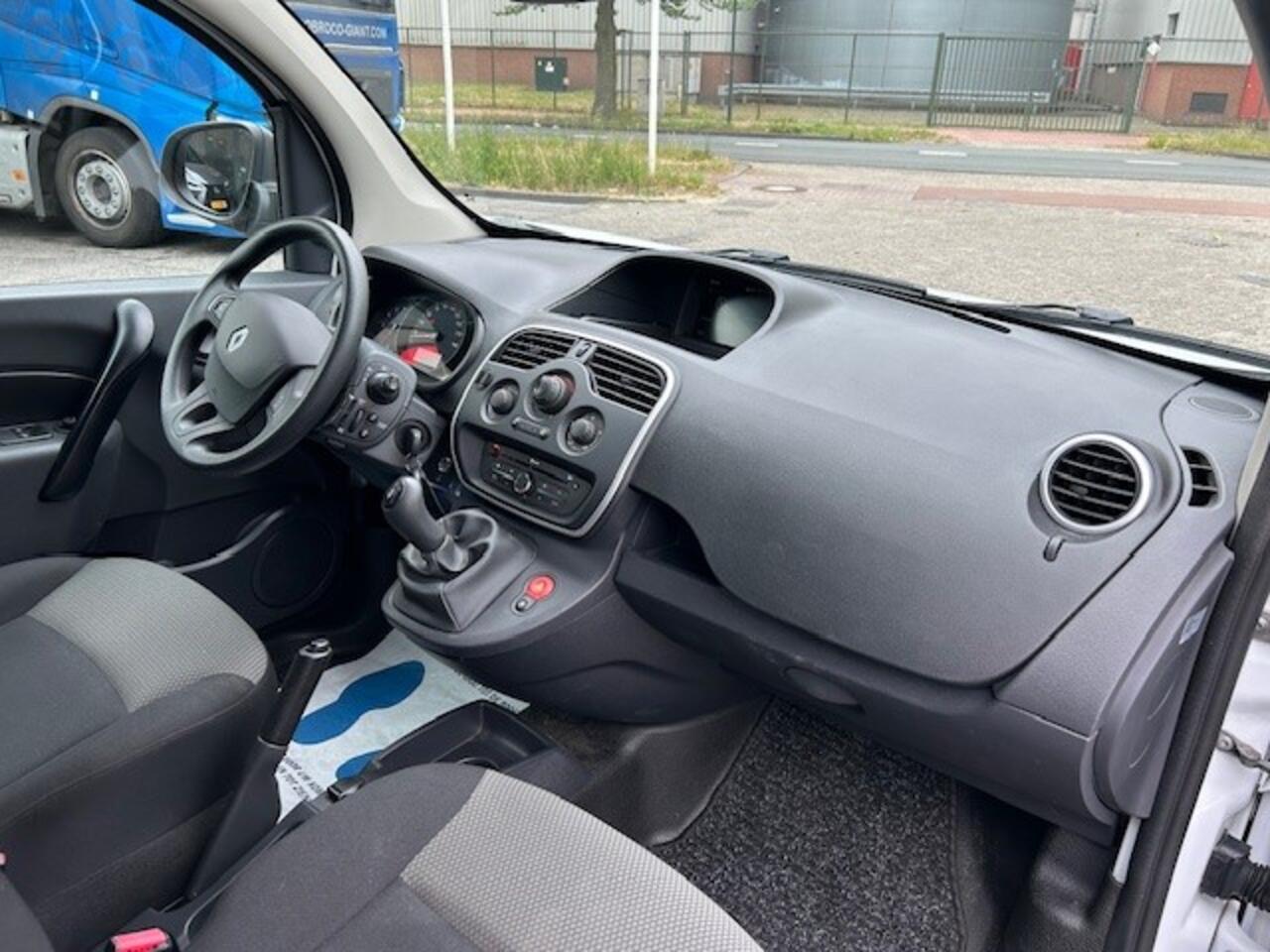 Renault KANGOO 1.5 dCi 75 Energy Comfort AIRCO I MULTIMEDIA I TREKHAAK I 1e EIGENAAR I COMPLETE ONDERHOUDSHISTORIE