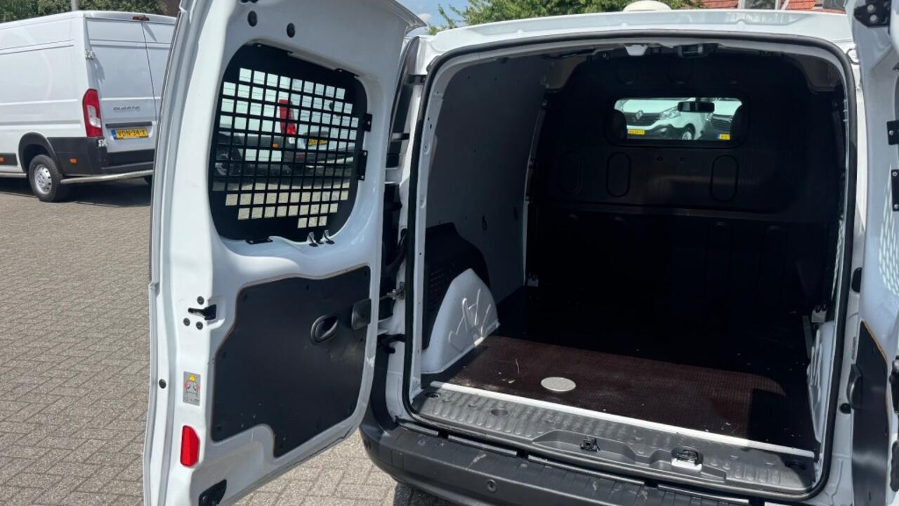 Renault KANGOO 1.5 DCI 55KW 75PK EURO 6 AIRCO/ CRUISE CONTROL/ NAVIGATIE/ SCHUIFDEUR/ TREKHAAK/ 100% DEALERONDERHOUDEN