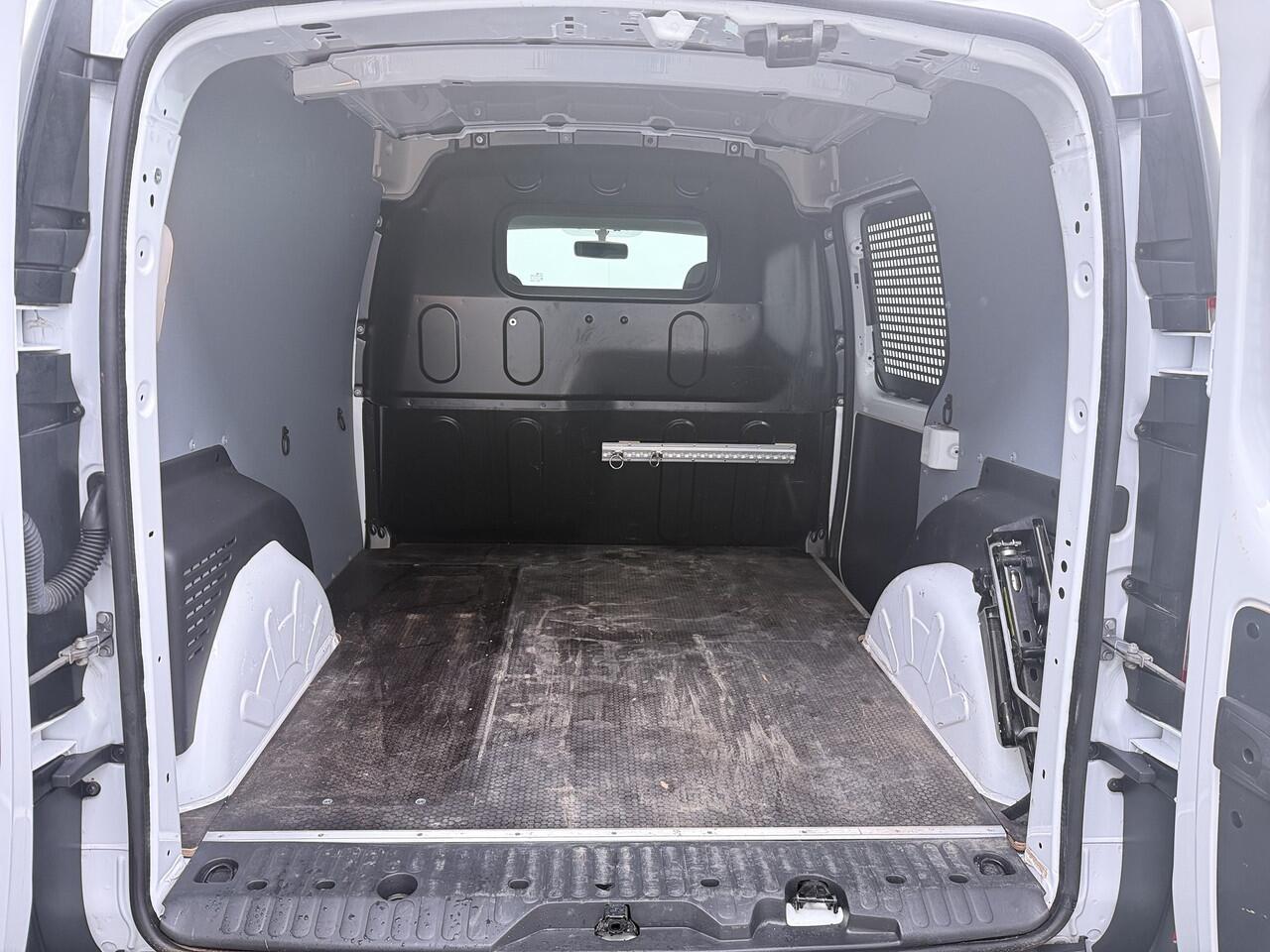 Renault KANGOO 1.5 Blue dCi 80 Comfort Trekhaak, Cruise COntrol, Navigatie