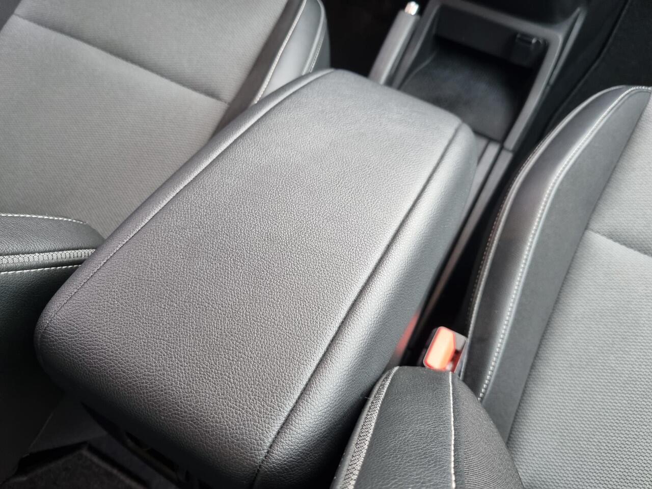 Renault KANGOO 1.3 Intens NAVI / CAMERA / TREKHAAK / PDC