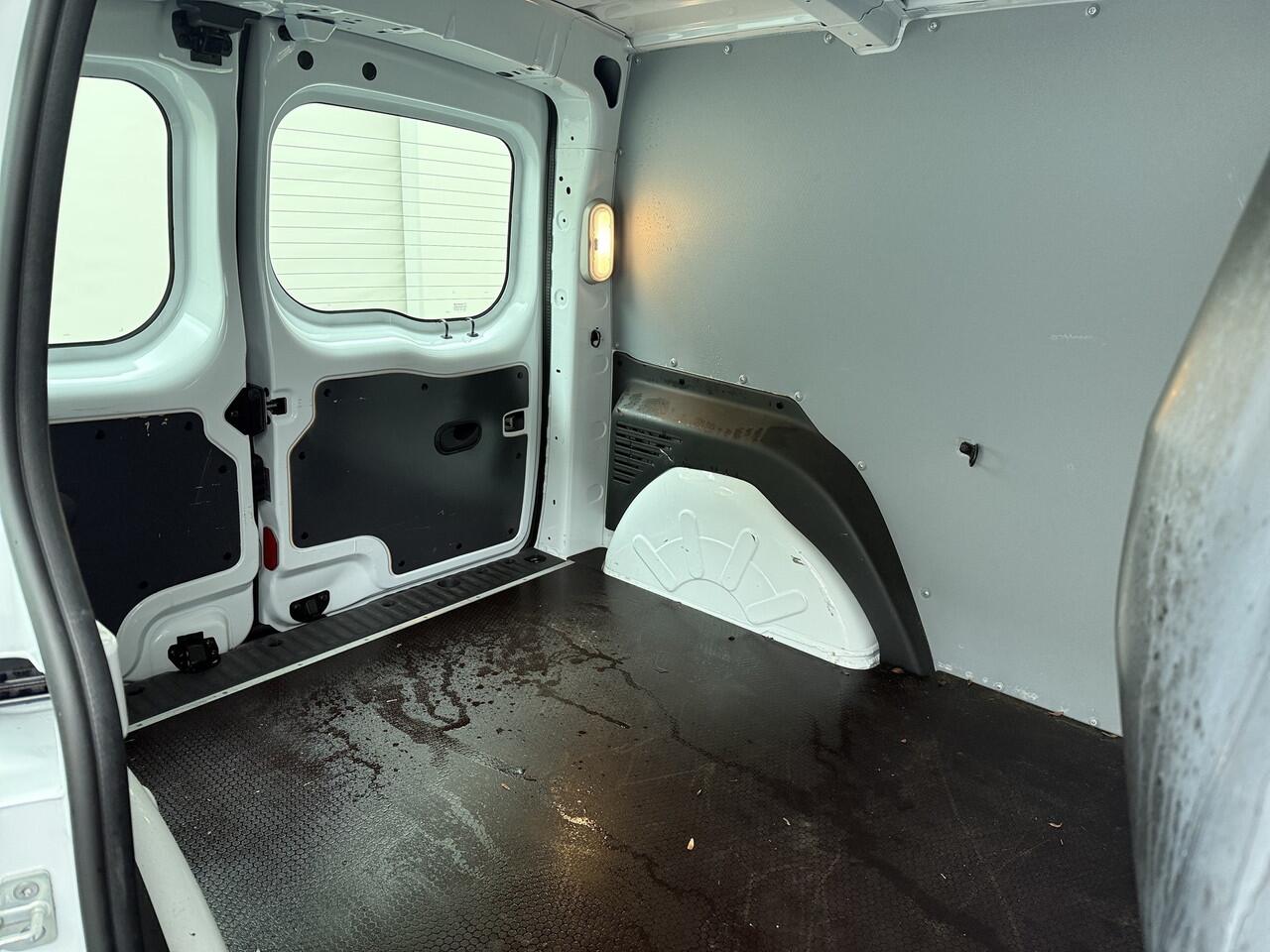 Renault KANGOO 1.5 Blue dCi 80 Comfort, Trekhaak, Navigatie, 6 bak, Cruise Control