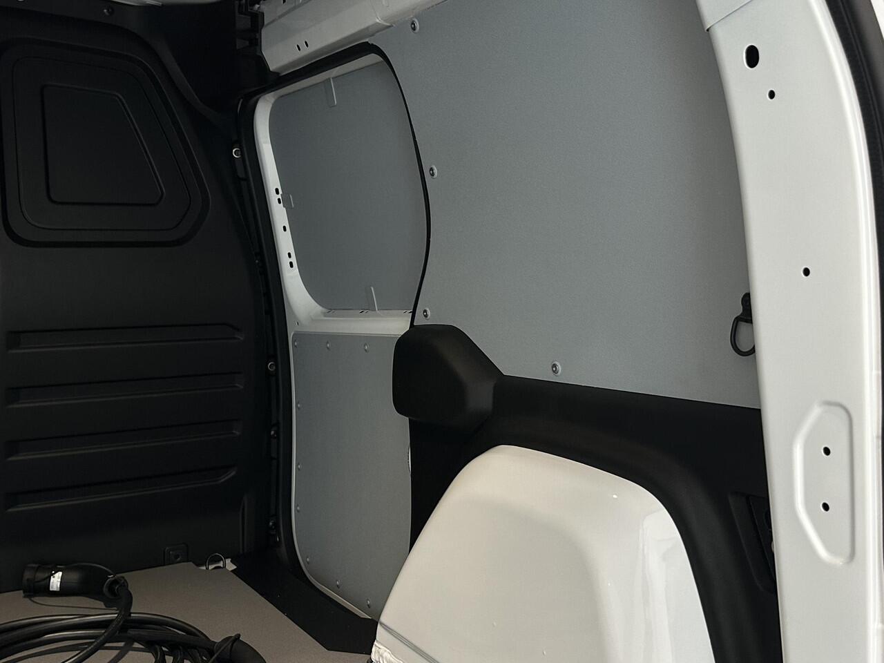 Renault KANGOO E-Tech L1 Advance 44 kWh | Trekhaak | Navigatie | All season banden | Bedrijfswageninrichting | Parkeersensoren voor, zij, achter en achteruitrijcamera