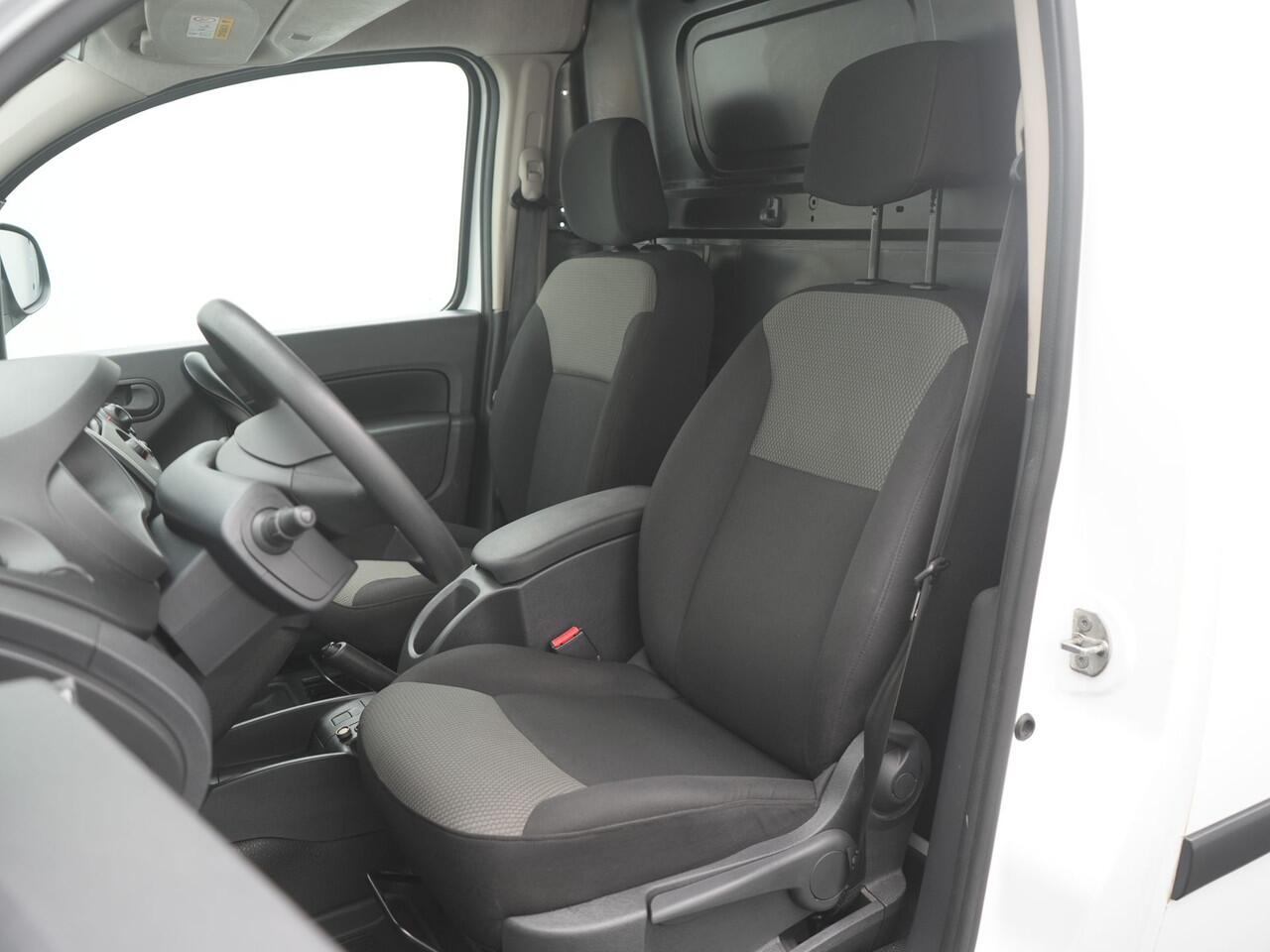 Renault KANGOO 1.5 Blue dCi 80 Comfort - All Seasonbanden - Airco - Bluetooth - Cruise Control - Navigatiesysteem - Achteruitrijcamera