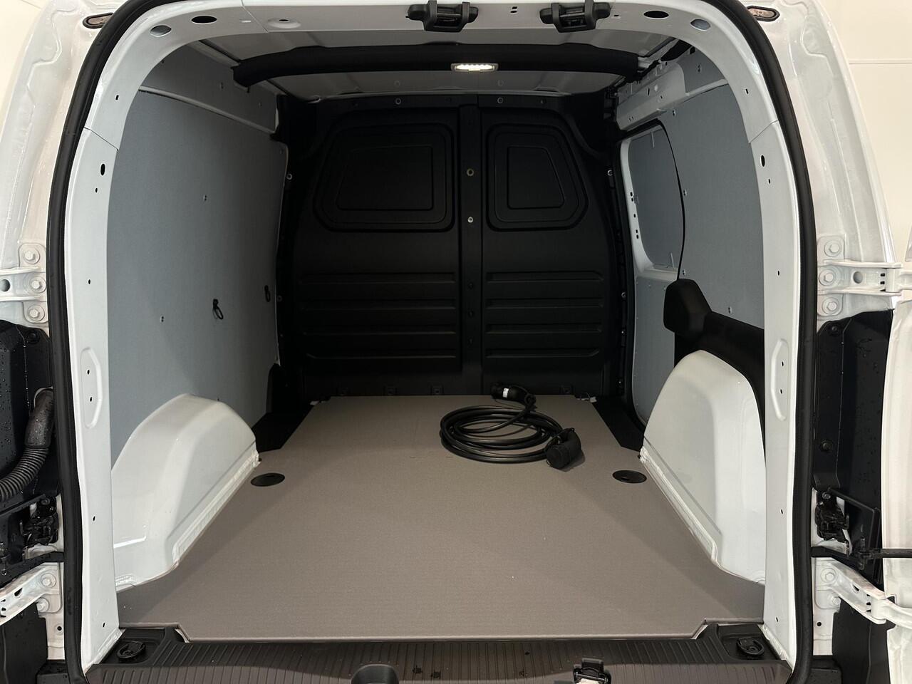 Renault KANGOO E-Tech L1 Advance 44 kWh | Trekhaak | Navigatie | All season banden | Bedrijfswageninrichting | Parkeersensoren voor, zij, achter en achteruitrijcamera